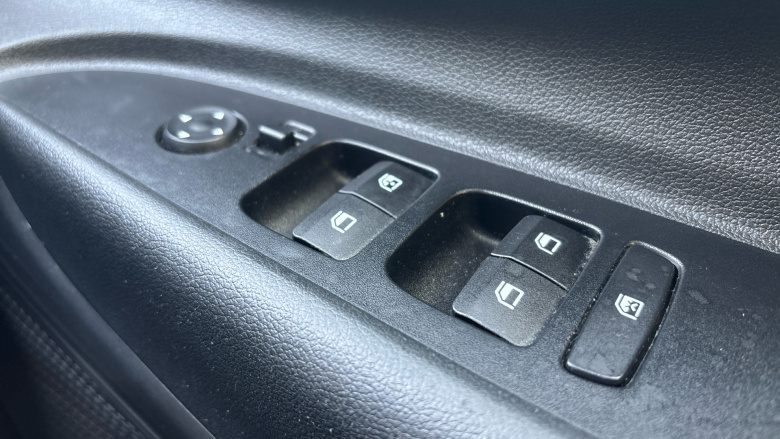 Hyundai i20 1.0T GDi 48V MHD SE Connect 5dr Petrol Hatchback